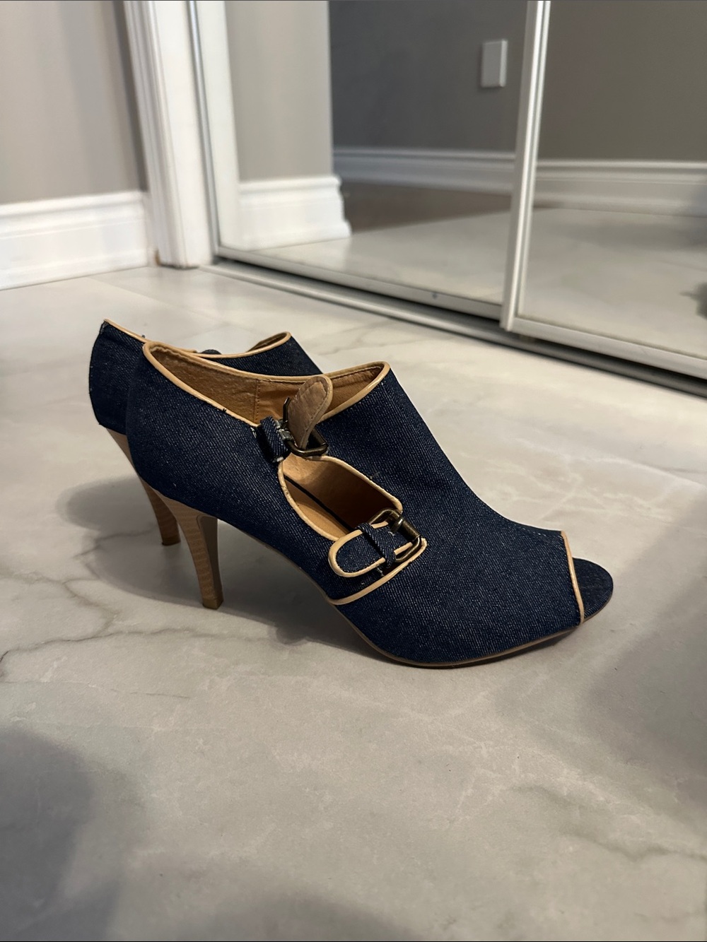 Women’s Shoe size 8